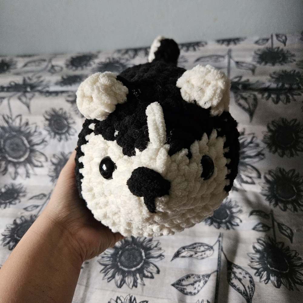 Crochet Loaf Husky Dog Amigurumi Plushie